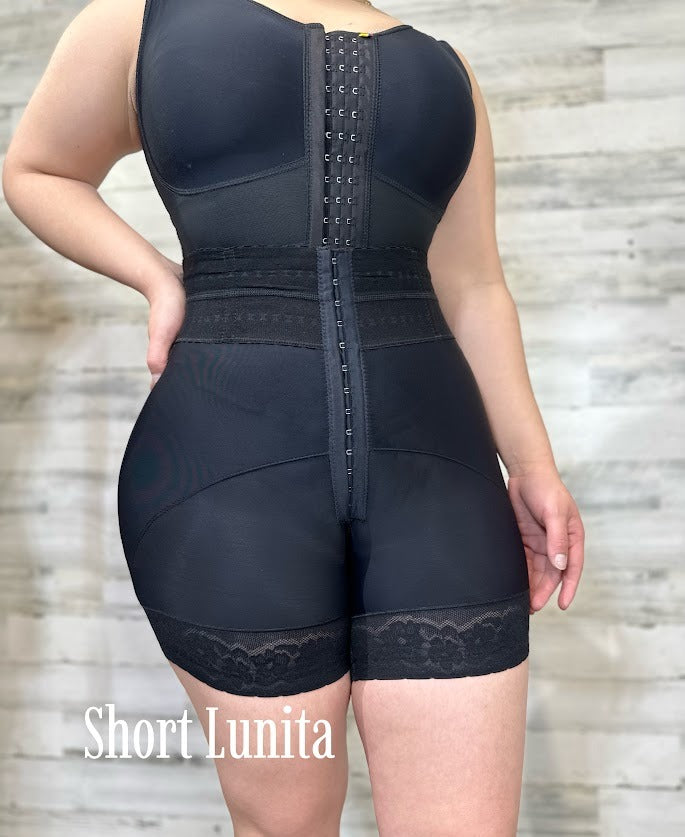 Lunita Short Reloj de Arena Alto image 3